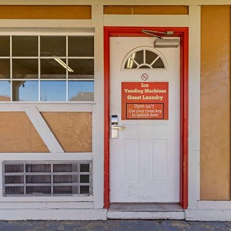 Econo Lodge Pryor Creek Esterno foto