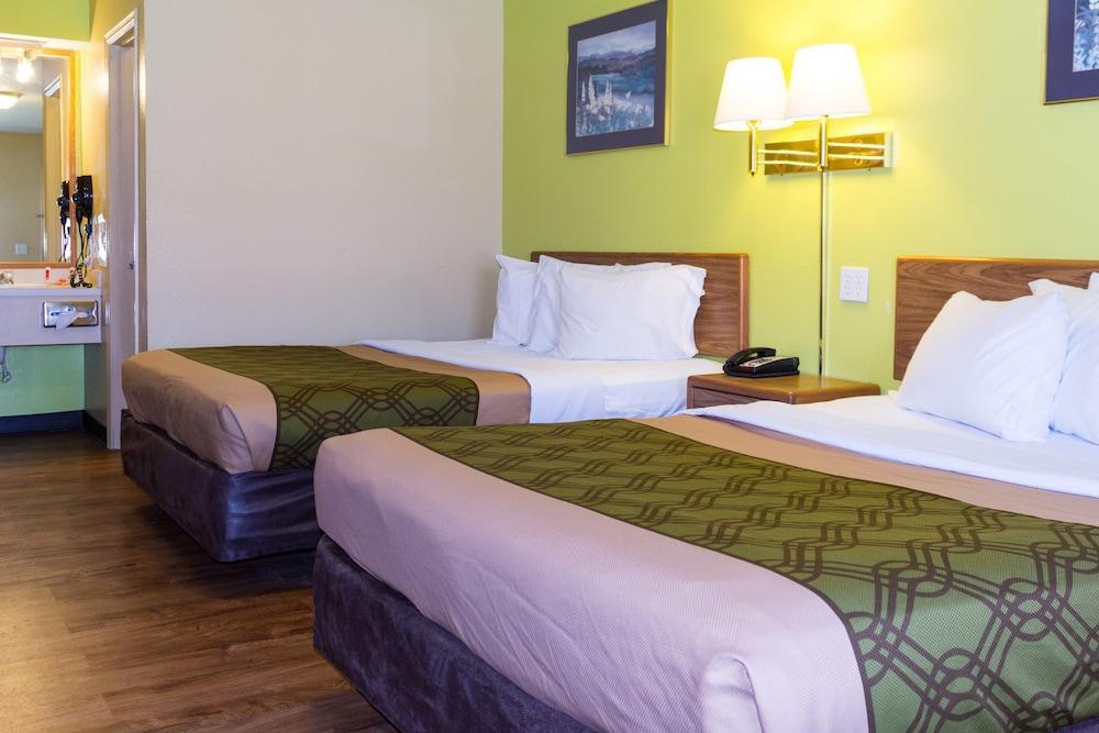 Econo Lodge Pryor Creek Esterno foto