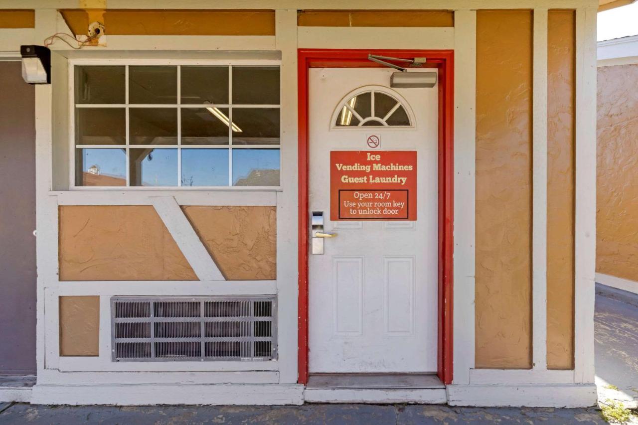 Econo Lodge Pryor Creek Esterno foto