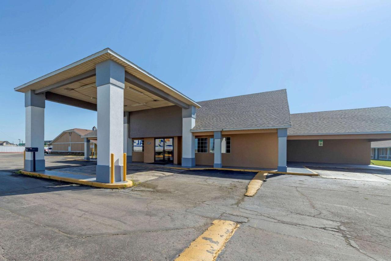Econo Lodge Pryor Creek Esterno foto