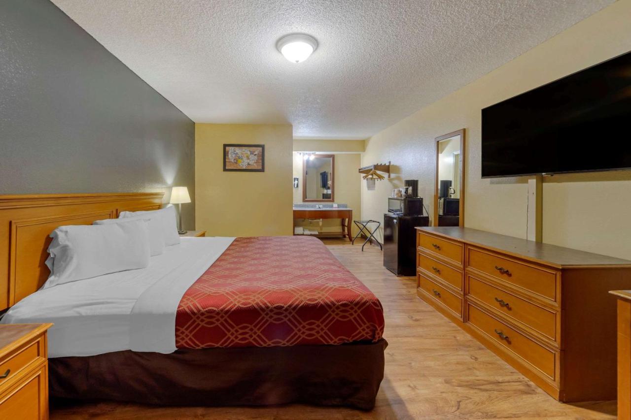 Econo Lodge Pryor Creek Esterno foto