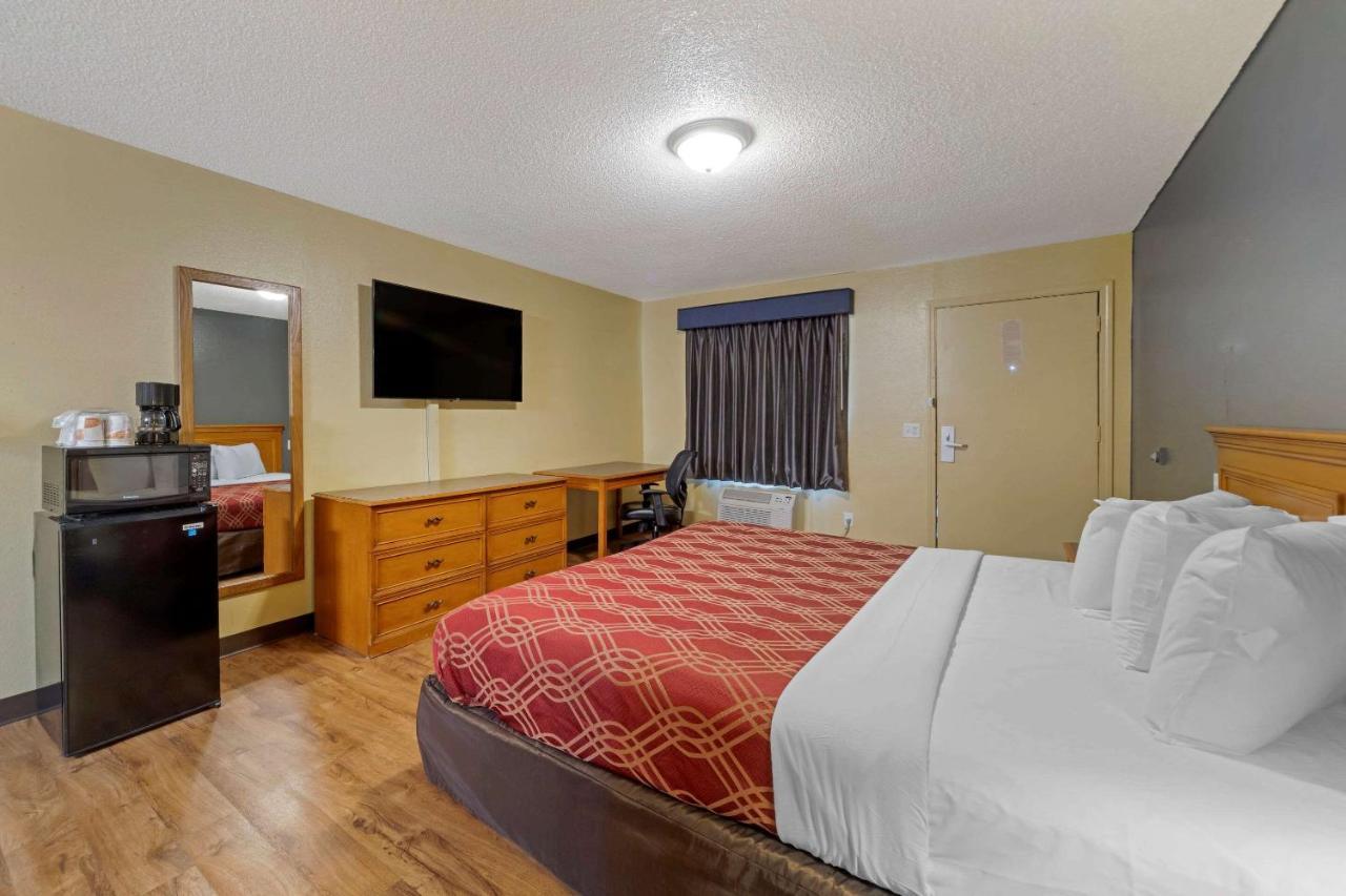 Econo Lodge Pryor Creek Esterno foto