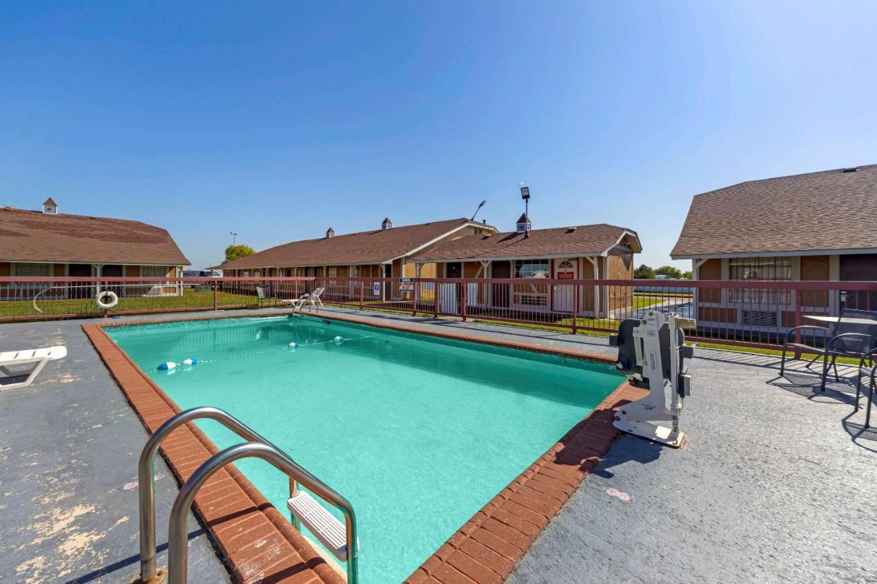 Econo Lodge Pryor Creek Esterno foto