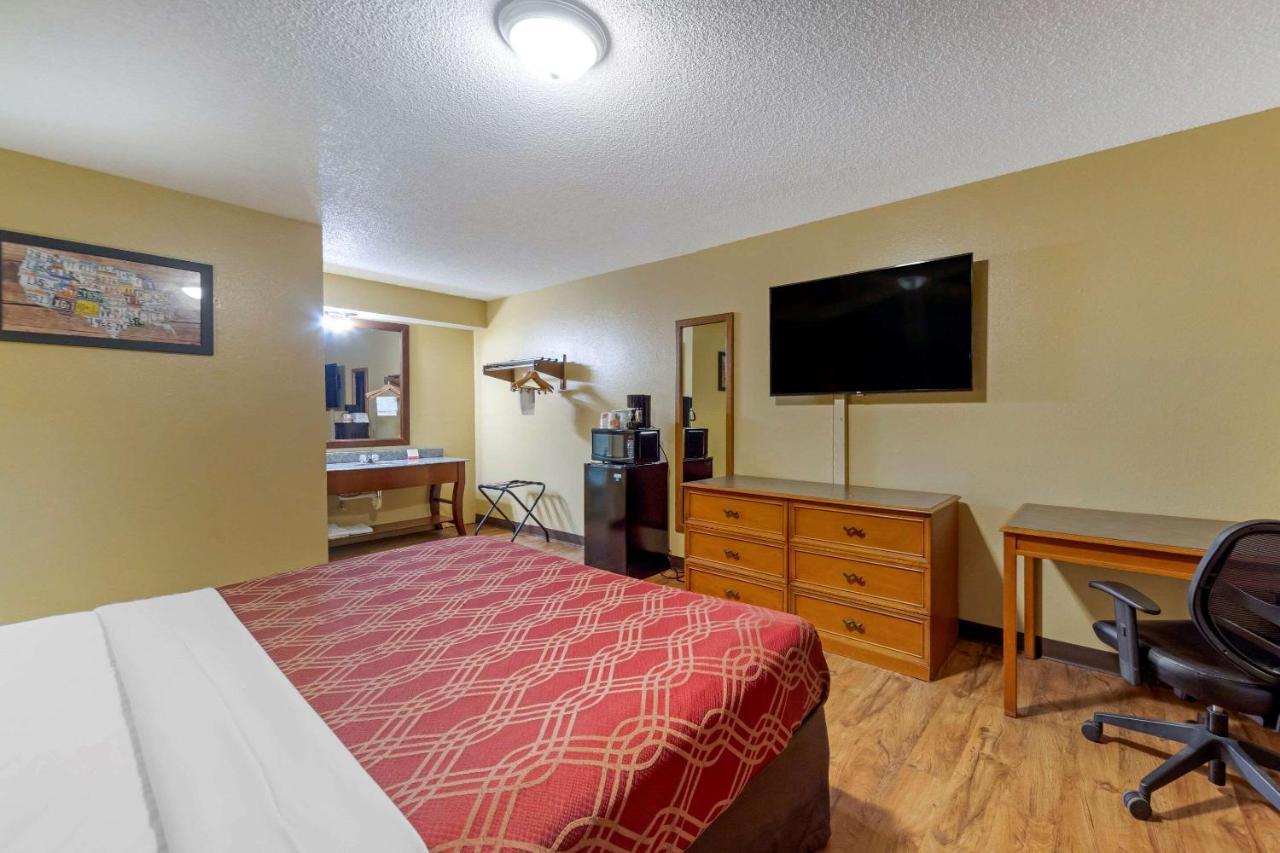 Econo Lodge Pryor Creek Esterno foto