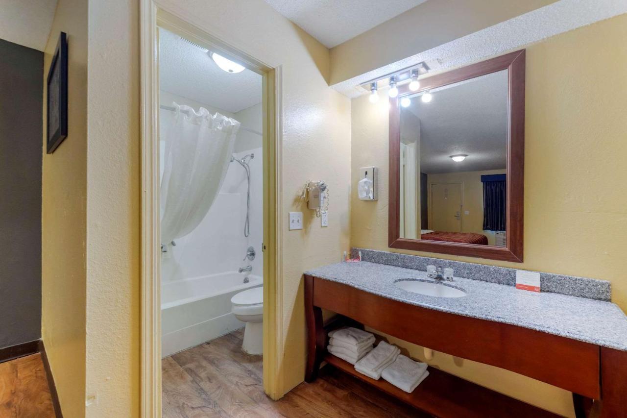 Econo Lodge Pryor Creek Esterno foto