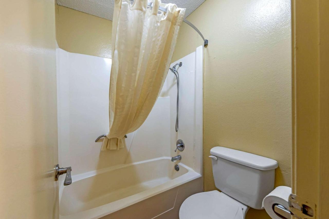 Econo Lodge Pryor Creek Esterno foto
