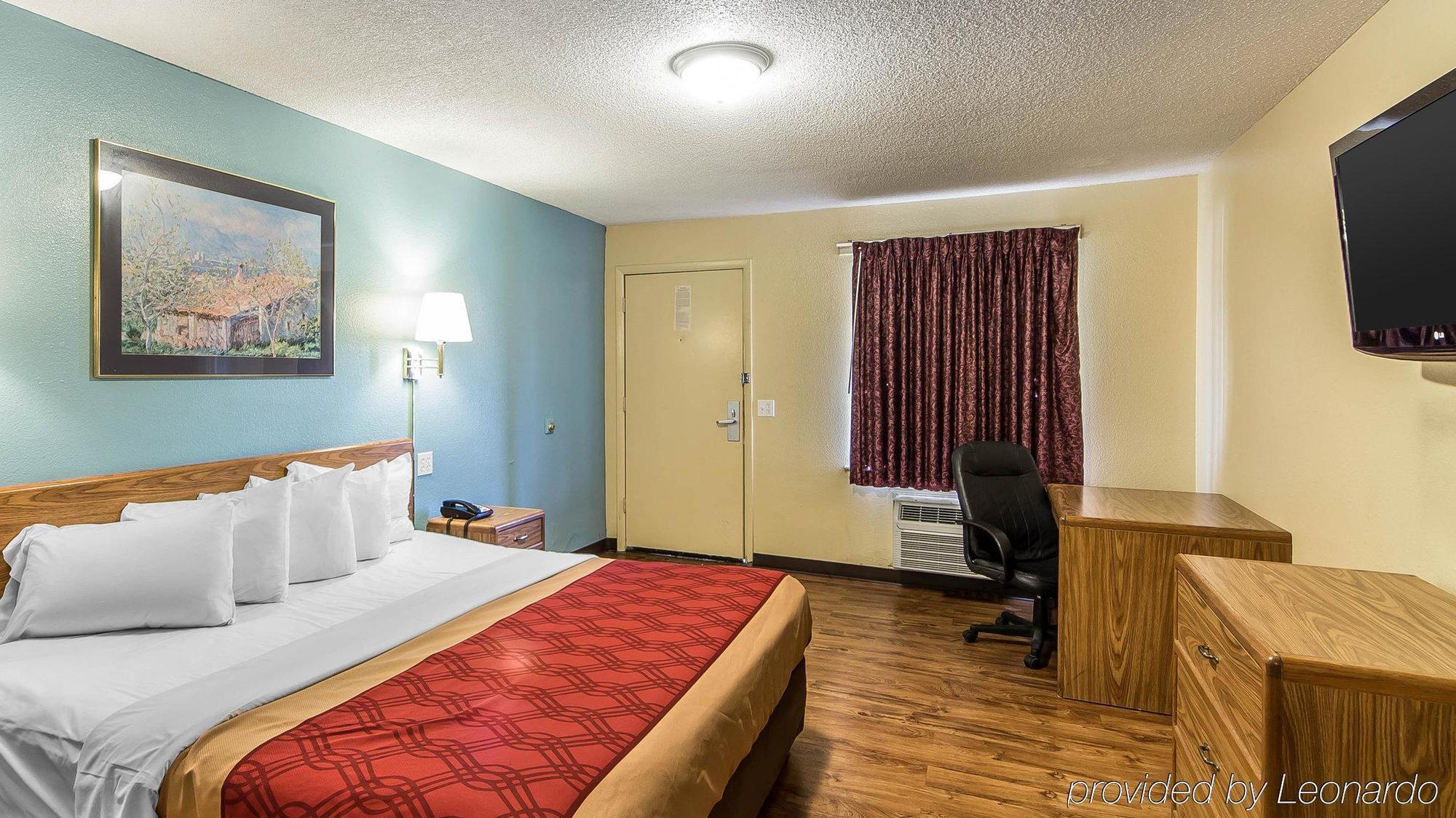 Econo Lodge Pryor Creek Esterno foto