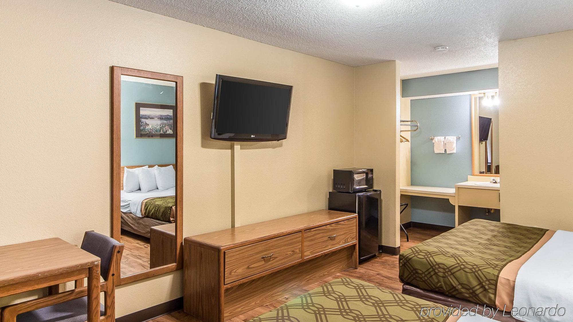 Econo Lodge Pryor Creek Esterno foto