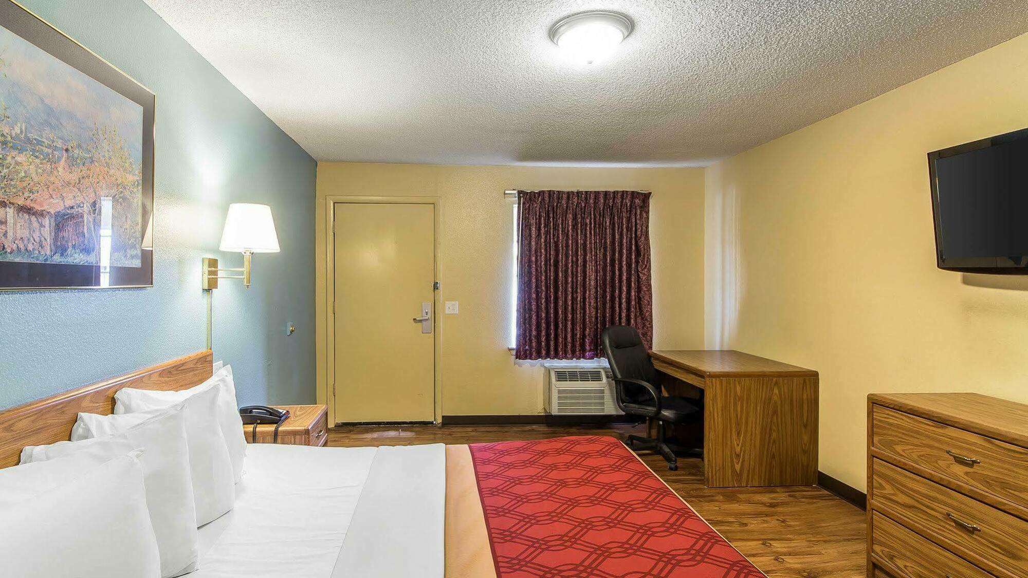 Econo Lodge Pryor Creek Esterno foto