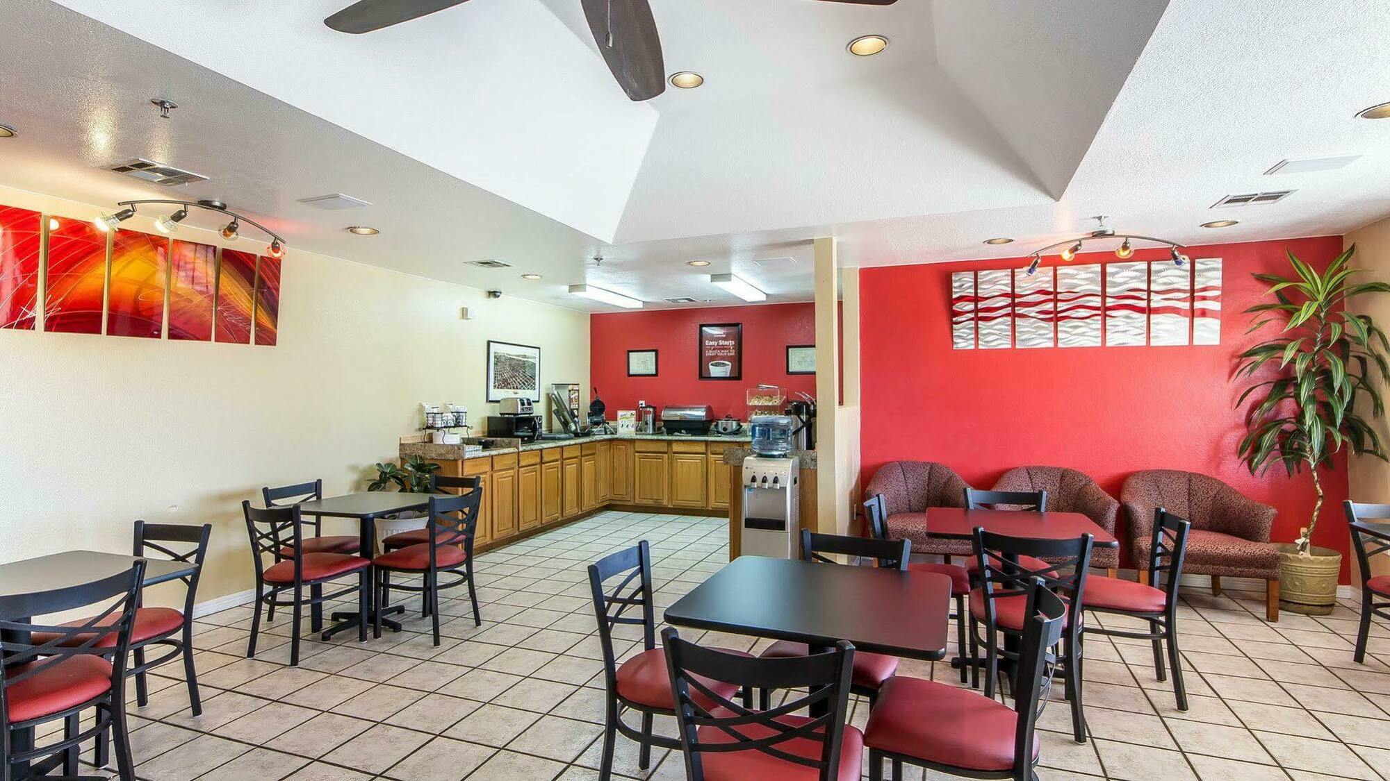 Econo Lodge Pryor Creek Esterno foto